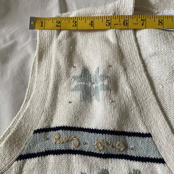 Vintage The Villager Holiday Knit Vest With Festive Christmas Design Buttons Wom - Picture 11 of 14